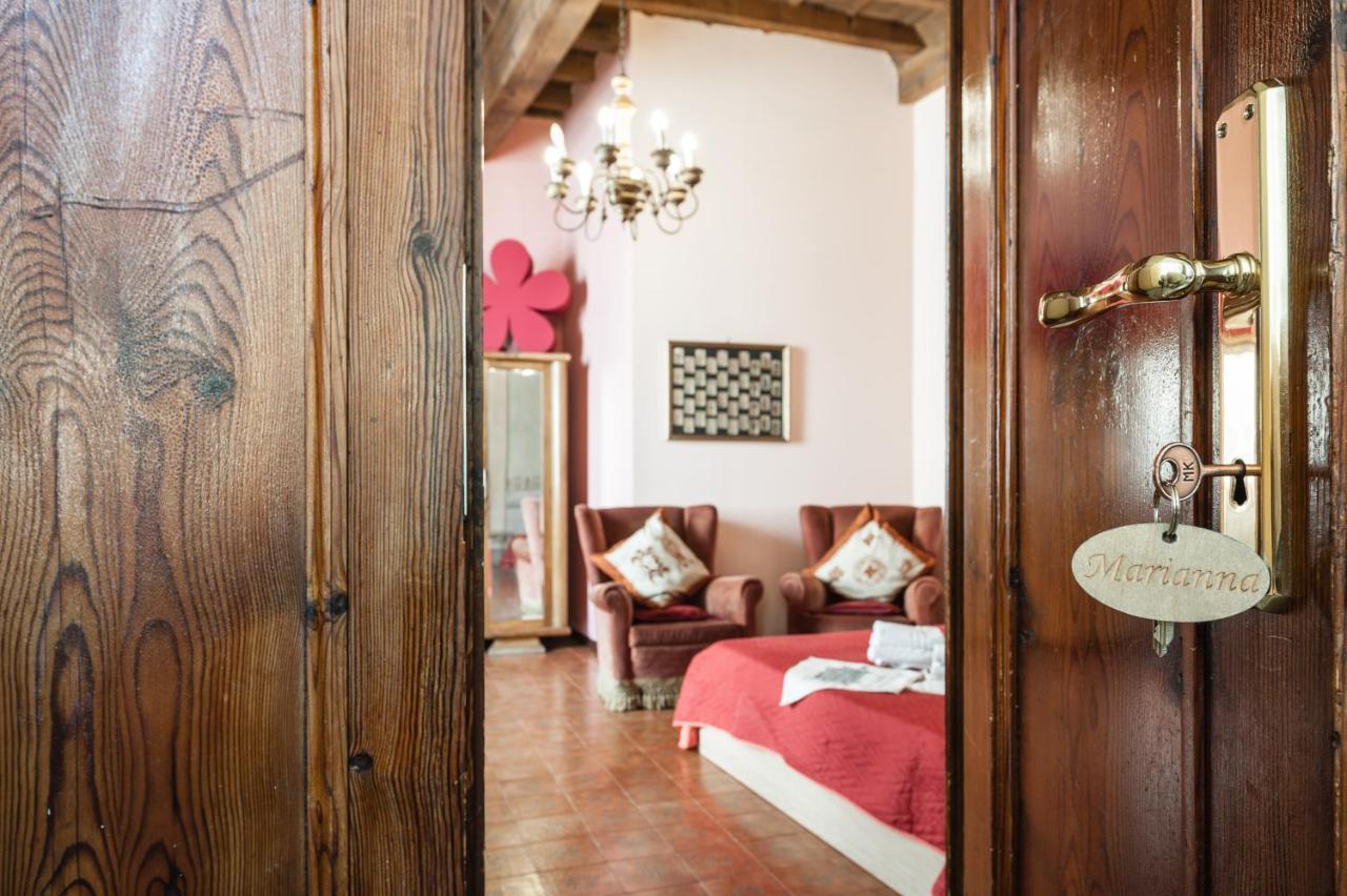 Bed and Breakfast La Gemma Di Elena Лукка Екстер'єр фото