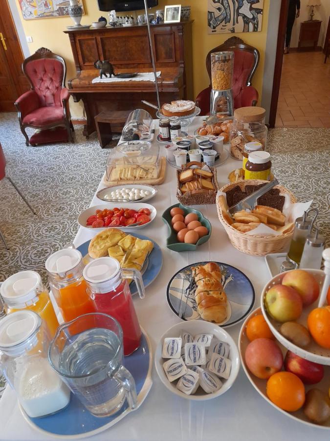 Bed and Breakfast La Gemma Di Elena Лукка Екстер'єр фото